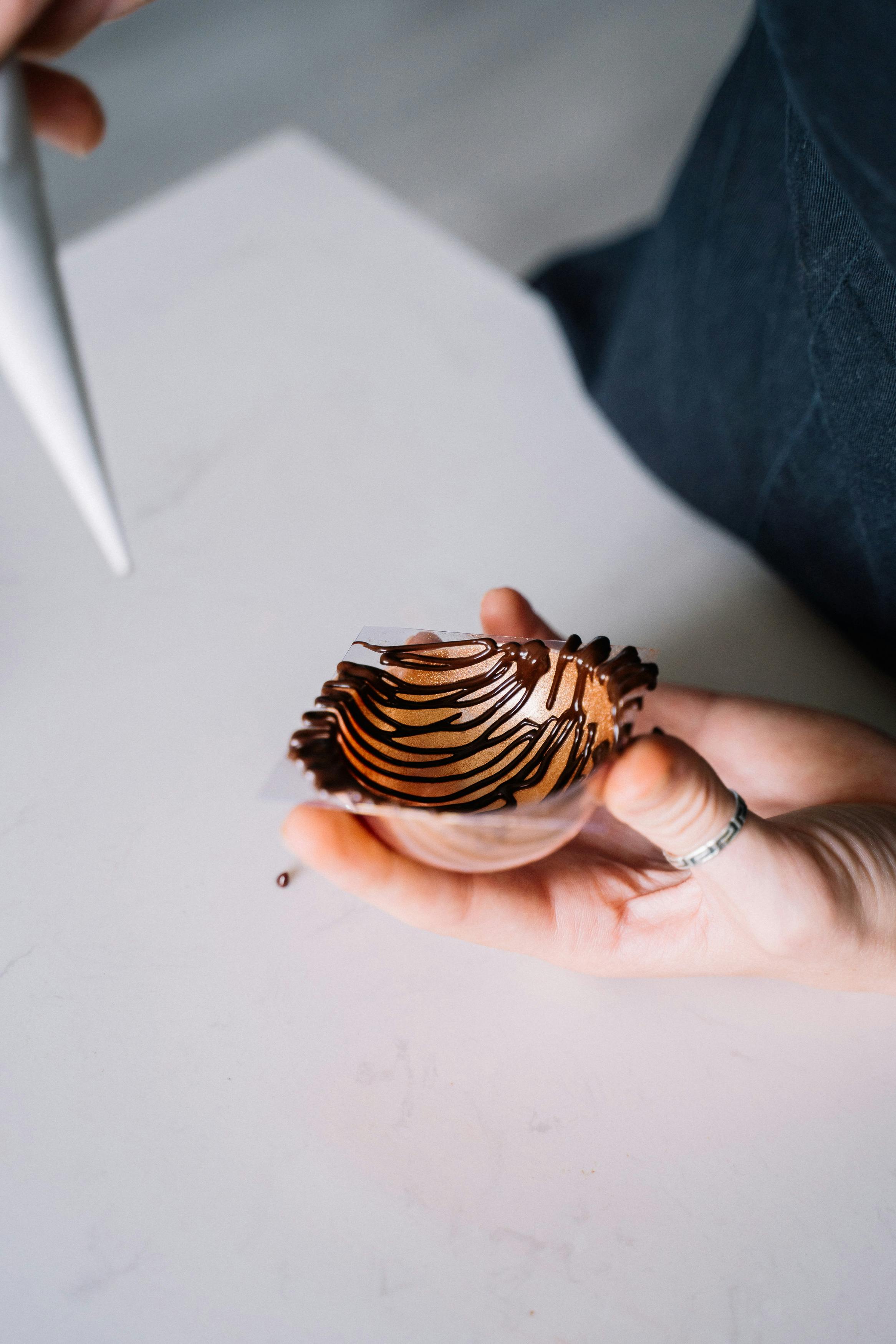 The Hazelnut Chocolate Bomb & Cinnamon Latte Experience (Adults)